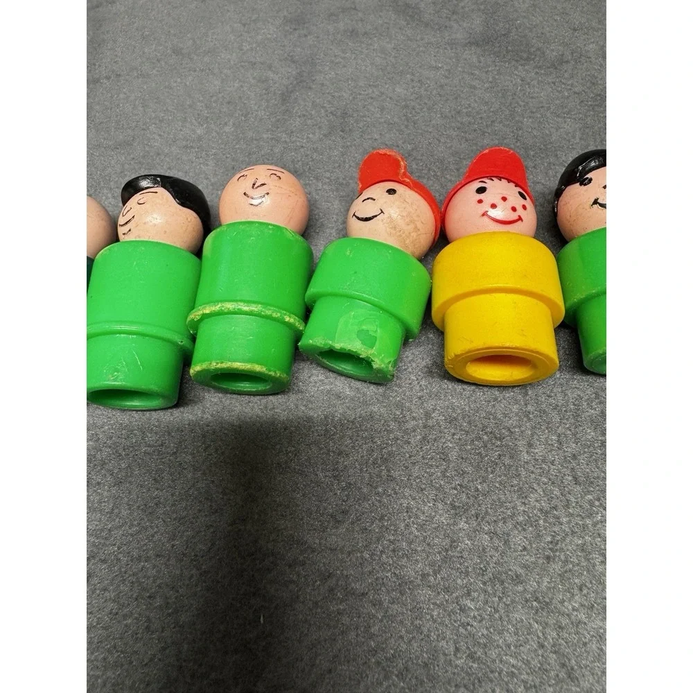 Lot of 10 Vintage of Assorted Fisher Price Little People Figures Plastic